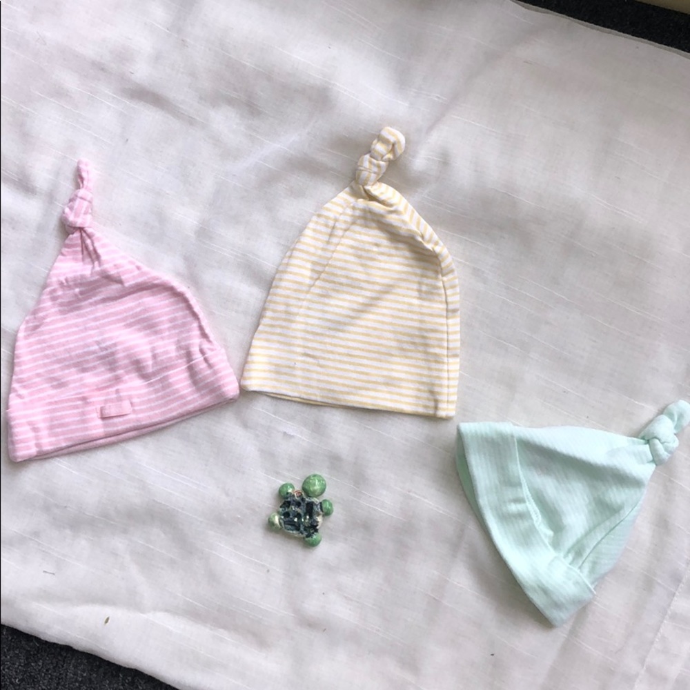 Lot of 3 Top Knot Striped Baby Hats 0-3 Months